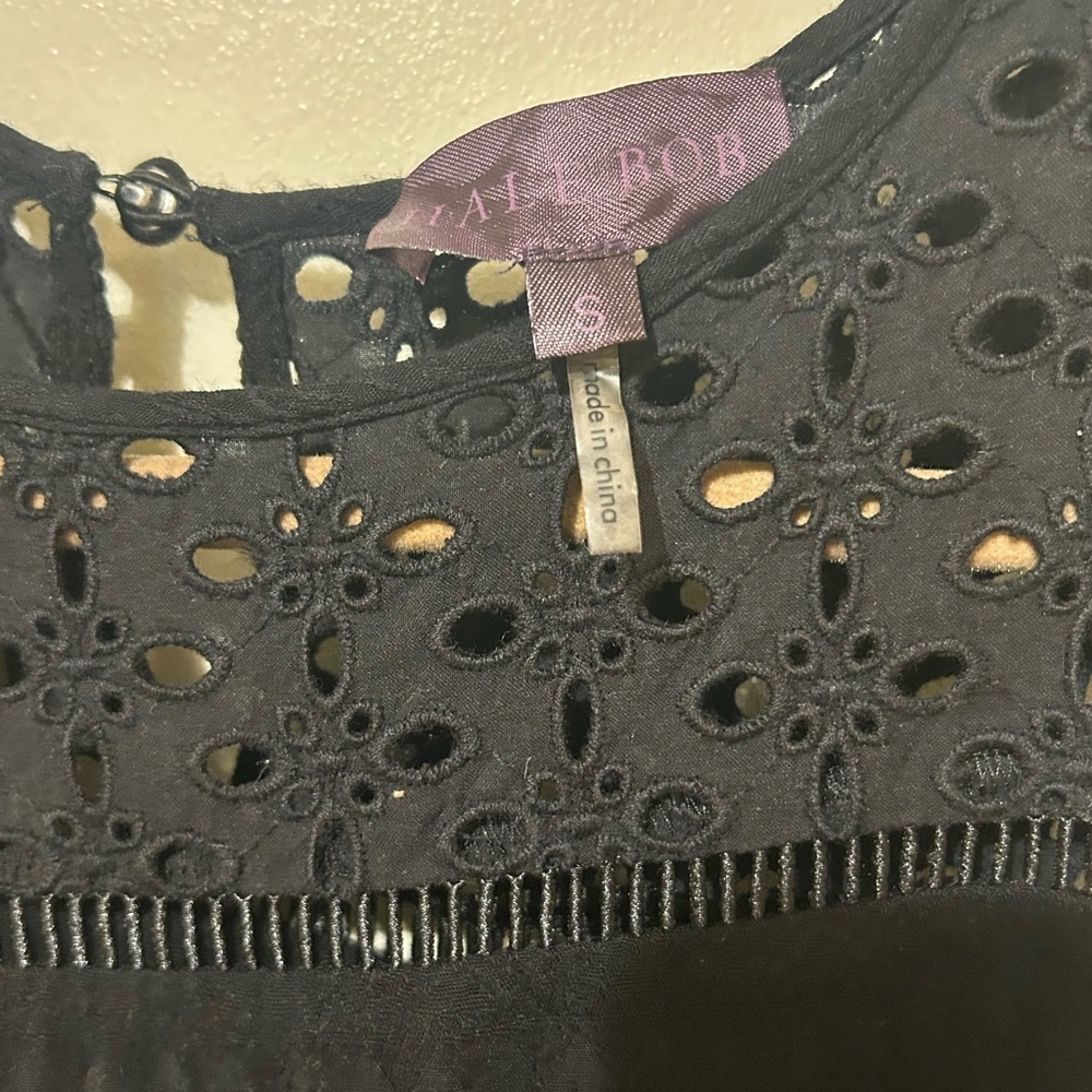 Black Cold-Shoulder Embossed Eyelet cotton Dress  Sz S